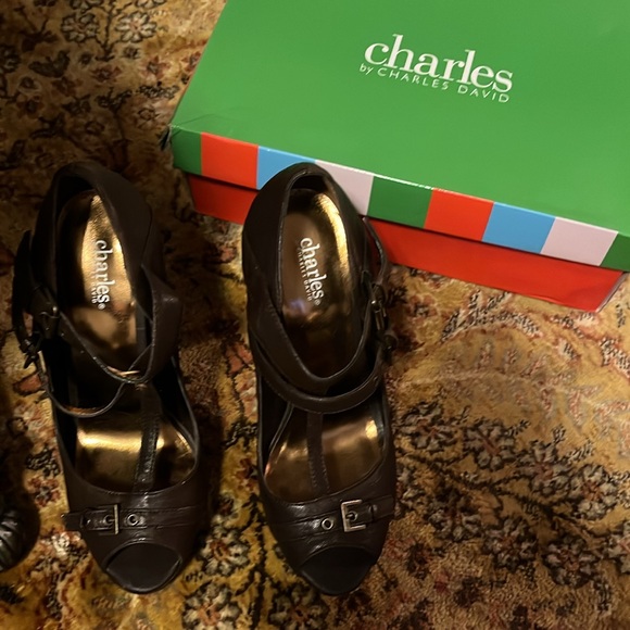 EUC Charles by Charles David size 9M Brown Leather T Strap Heels - Picture 13 of 13